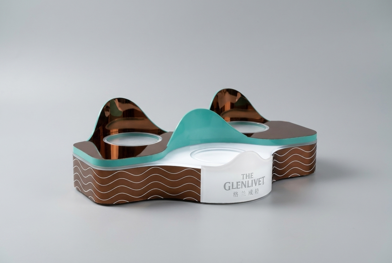 Glenlivet bottle glorifier tray